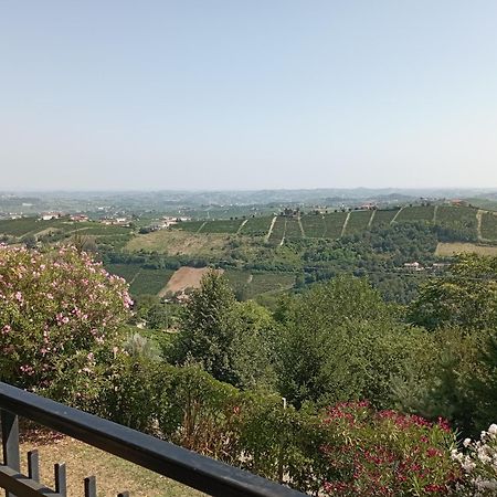 Casa Vacanza Il Colle Del Vento Calosso ภายนอก รูปภาพ