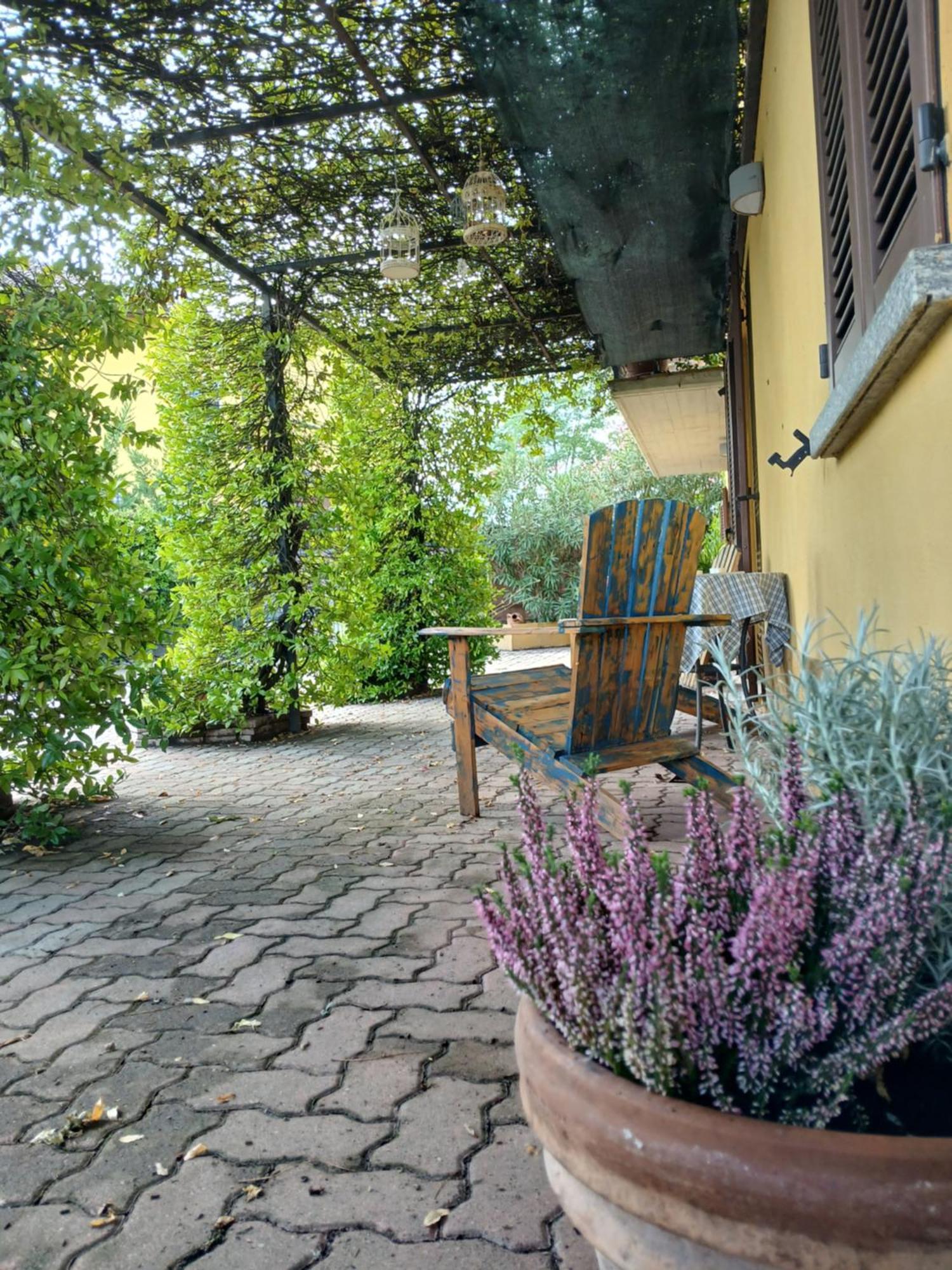 Casa Vacanza Il Colle Del Vento Calosso ภายนอก รูปภาพ